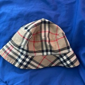Toddler boy Burberry bucket hat